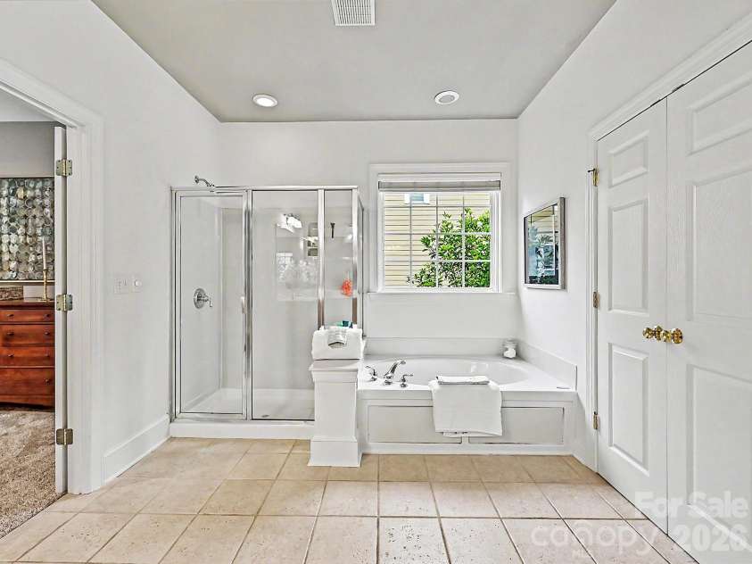 159 Shoreline Parkway, Fort Mill, SC 29708.  MLS# CAR4372316, YatesRealty ID 22833. 