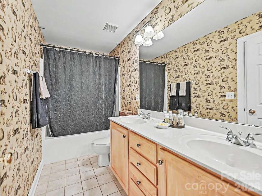 159 Shoreline Parkway, Fort Mill, SC 29708.  MLS# CAR4372316, YatesRealty ID 22833. 