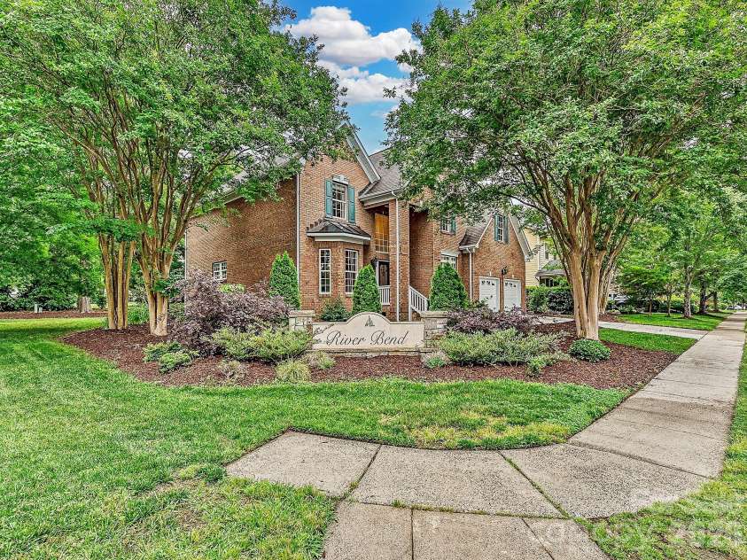 159 Shoreline Parkway, Fort Mill, SC 29708.  MLS# CAR4372316, YatesRealty ID 22833. 