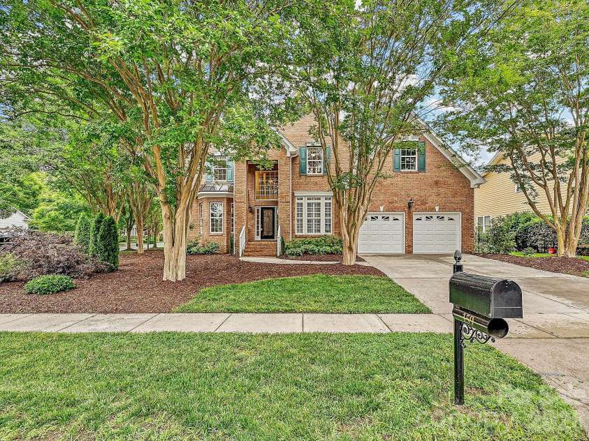 159 Shoreline Parkway, Fort Mill, SC 29708.  MLS# CAR4372316, YatesRealty ID 22833. 