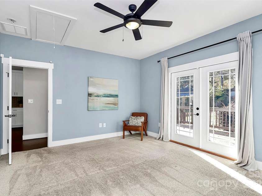 323 Keswick Avenue, Charlotte, NC 28206.  MLS# CAR4271562, YatesRealty ID 22833. Bright and Peaceful!