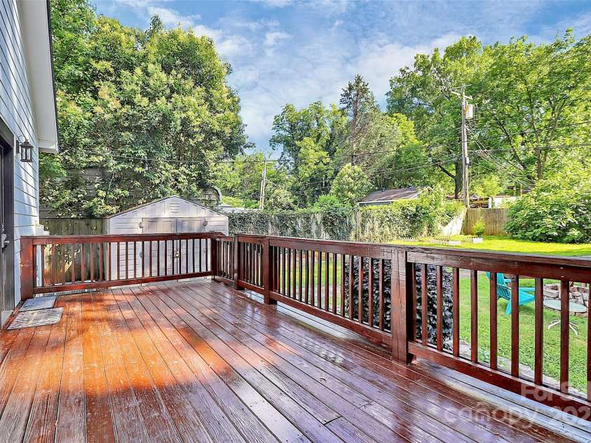 323 Keswick Avenue, Charlotte, NC 28206.  MLS# CAR4271562, YatesRealty ID 22833. Excellent Deck for Grill-outs and Gatherings!