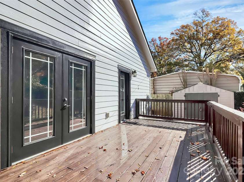 323 Keswick Avenue, Charlotte, NC 28206.  MLS# CAR4271562, YatesRealty ID 22833. Excellent Deck for Grill-outs and Gatherings!