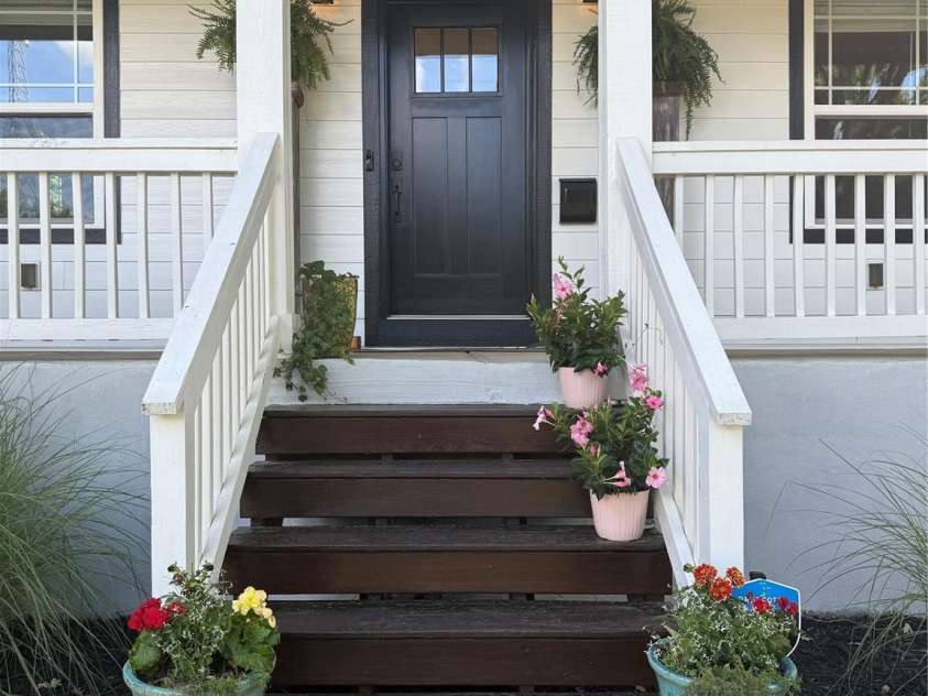 323 Keswick Avenue, Charlotte, NC 28206.  MLS# CAR4271562, YatesRealty ID 22833. Welcome Home to 323!