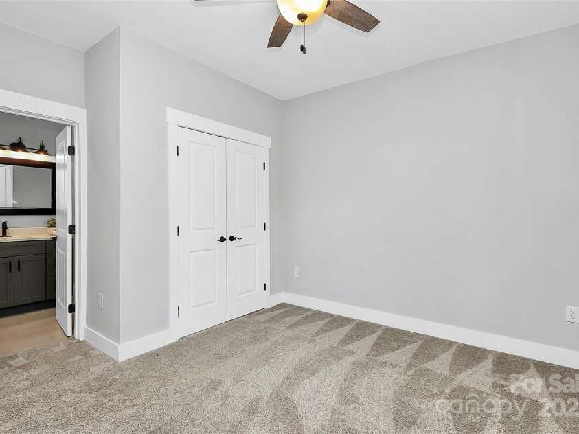 323 Keswick Avenue, Charlotte, NC 28206.  MLS# CAR4271562, YatesRealty ID 22833. ...with en suite!