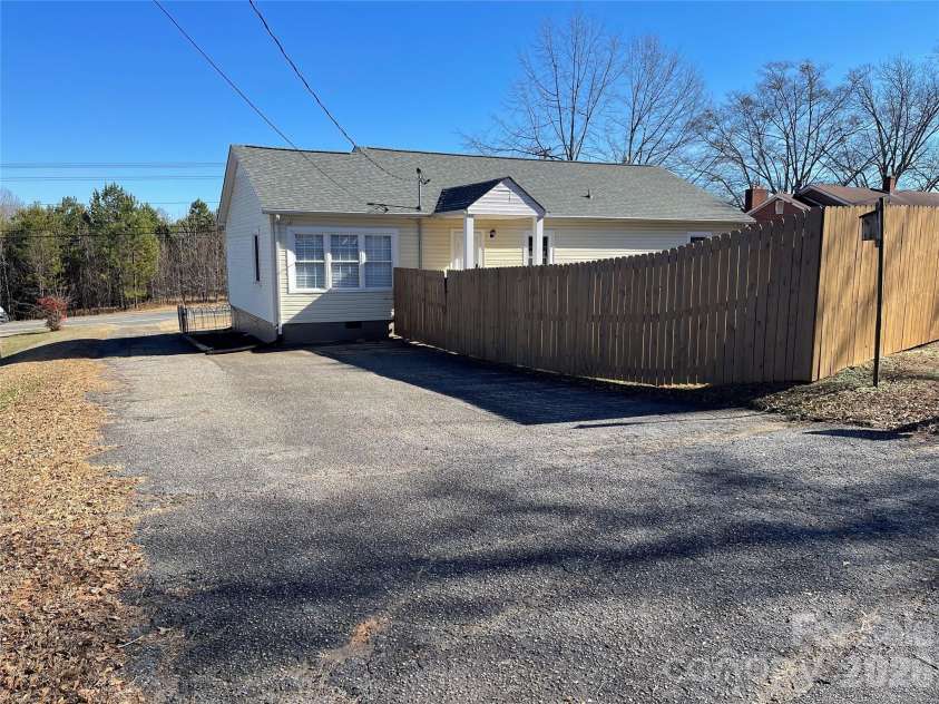 268 Oakland Road, Spindale, NC 28160.  MLS# CAR4337936, YatesRealty ID 22835. 