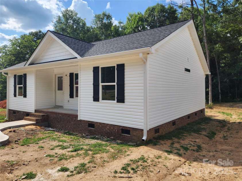 154 Hinton Street, Chester, SC 29706.  MLS# CAR4276134, YatesRealty ID 22836. 