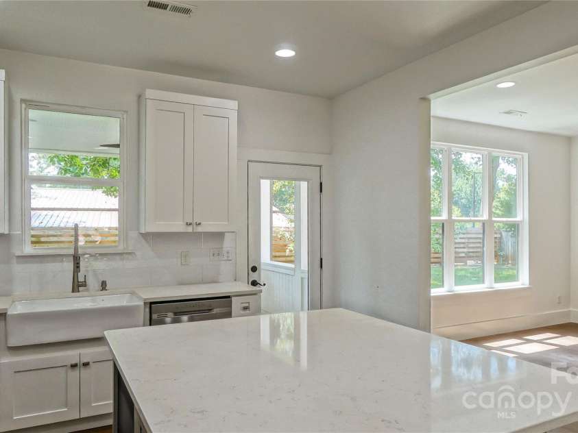5511 Milhaven Lane, Charlotte, NC 28269.  MLS# CAR4275860, YatesRealty ID 22837. 
