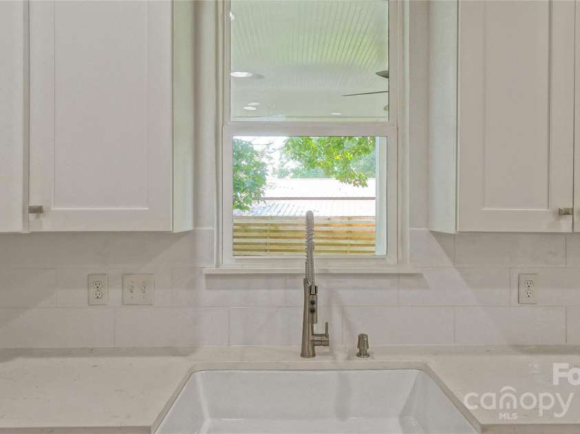 5511 Milhaven Lane, Charlotte, NC 28269.  MLS# CAR4275860, YatesRealty ID 22837. 