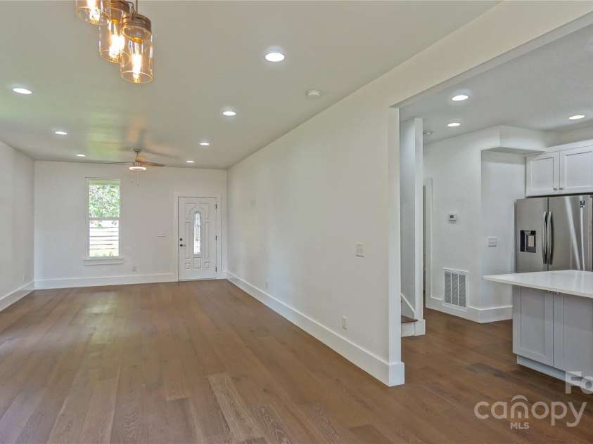 5511 Milhaven Lane, Charlotte, NC 28269.  MLS# CAR4275860, YatesRealty ID 22837. 