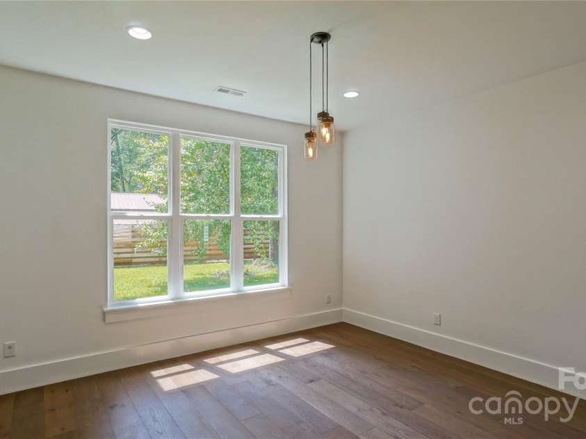 5511 Milhaven Lane, Charlotte, NC 28269.  MLS# CAR4275860, YatesRealty ID 22837. 