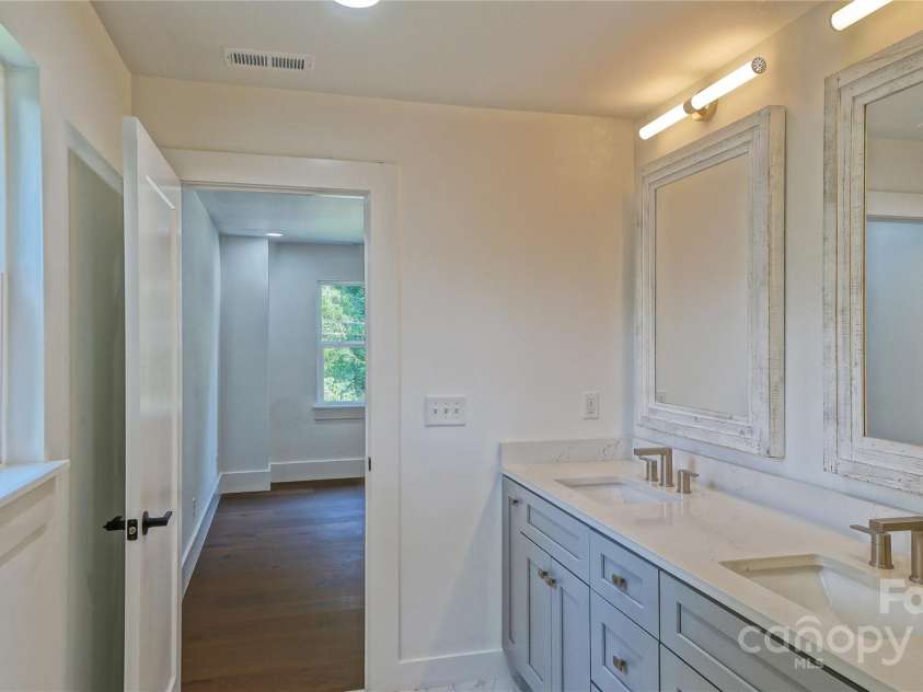 5511 Milhaven Lane, Charlotte, NC 28269.  MLS# CAR4275860, YatesRealty ID 22837. 