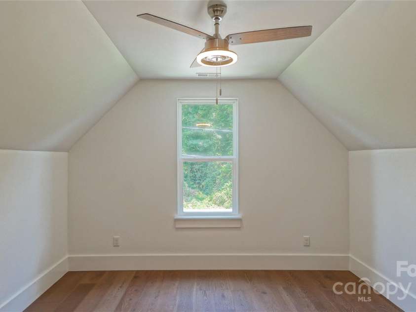 5511 Milhaven Lane, Charlotte, NC 28269.  MLS# CAR4275860, YatesRealty ID 22837. 