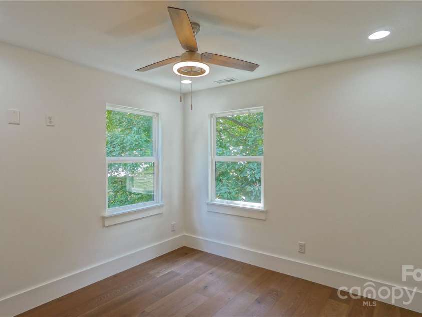 5511 Milhaven Lane, Charlotte, NC 28269.  MLS# CAR4275860, YatesRealty ID 22837. 