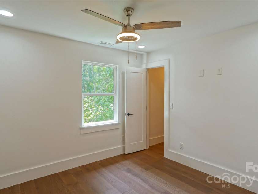 5511 Milhaven Lane, Charlotte, NC 28269.  MLS# CAR4275860, YatesRealty ID 22837. 