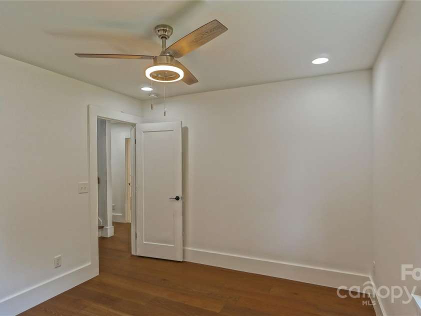 5511 Milhaven Lane, Charlotte, NC 28269.  MLS# CAR4275860, YatesRealty ID 22837. 