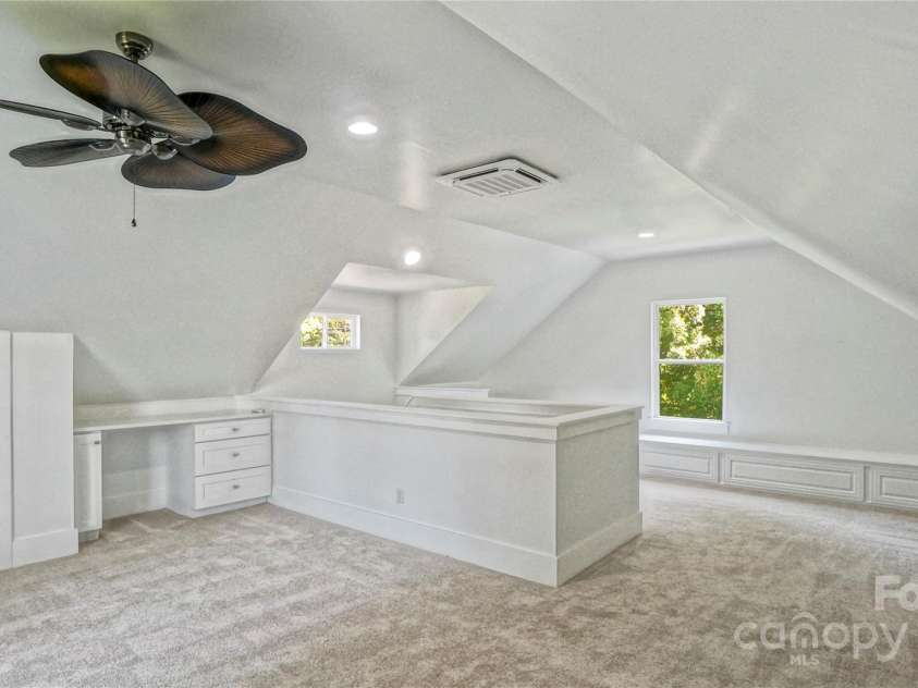 5511 Milhaven Lane, Charlotte, NC 28269.  MLS# CAR4275860, YatesRealty ID 22837. 