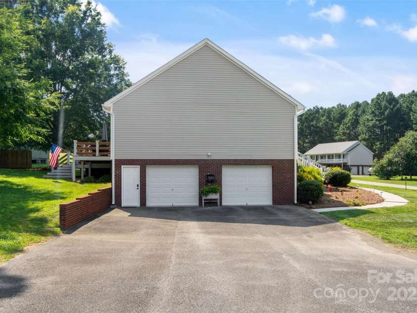 115 Whispering Pines Lane, Linwood, NC 27299.  MLS# CAR4274313, YatesRealty ID 22838. 