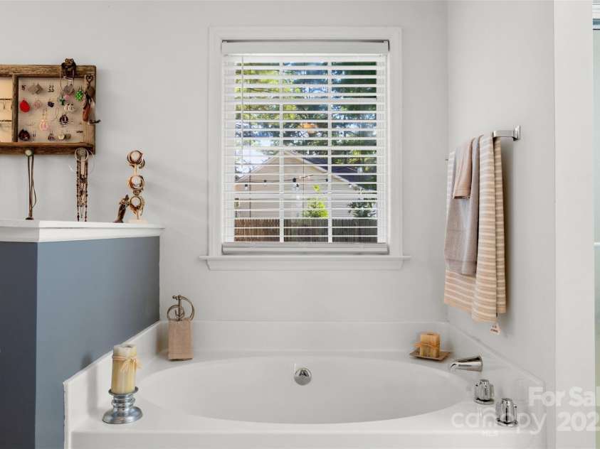 115 Whispering Pines Lane, Linwood, NC 27299.  MLS# CAR4274313, YatesRealty ID 22838. 