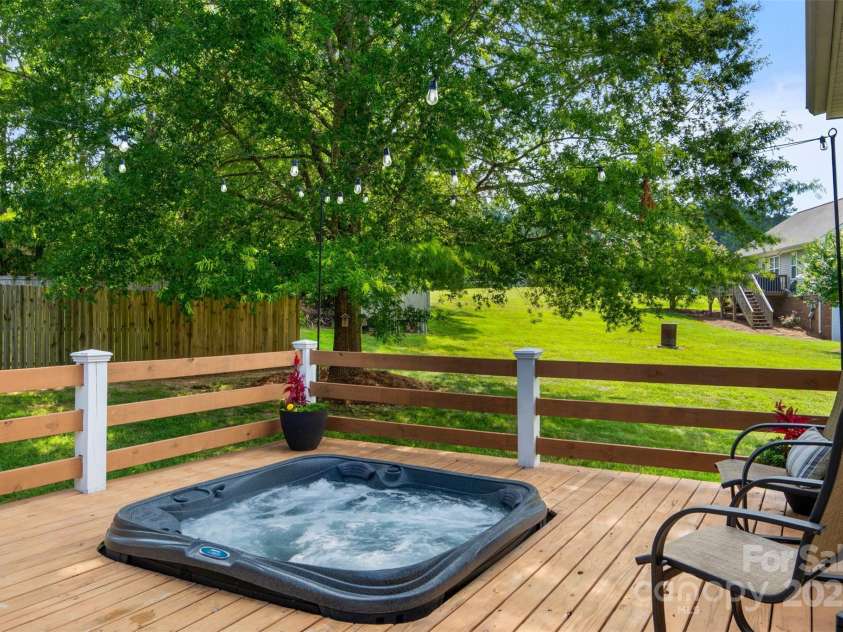 115 Whispering Pines Lane, Linwood, NC 27299.  MLS# CAR4274313, YatesRealty ID 22838. 