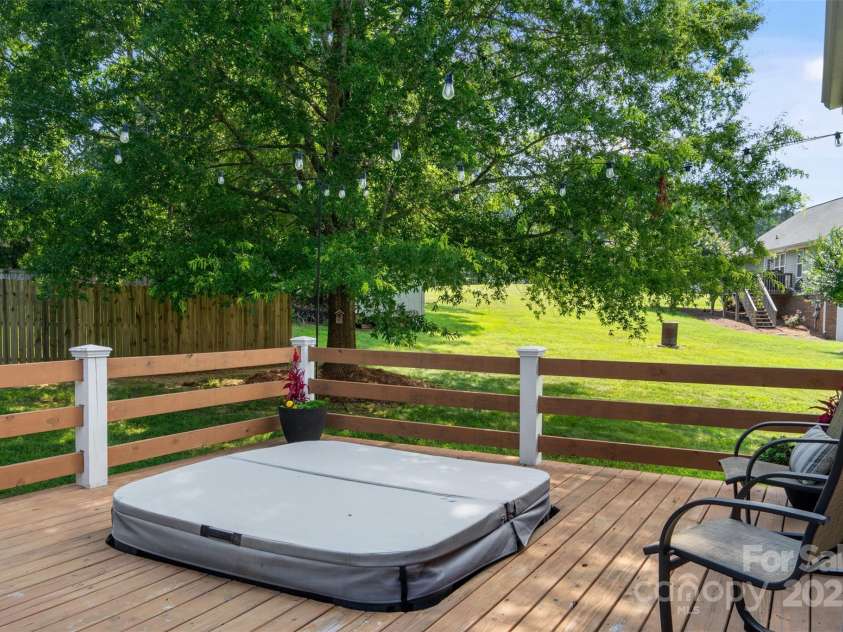 115 Whispering Pines Lane, Linwood, NC 27299.  MLS# CAR4274313, YatesRealty ID 22838. 