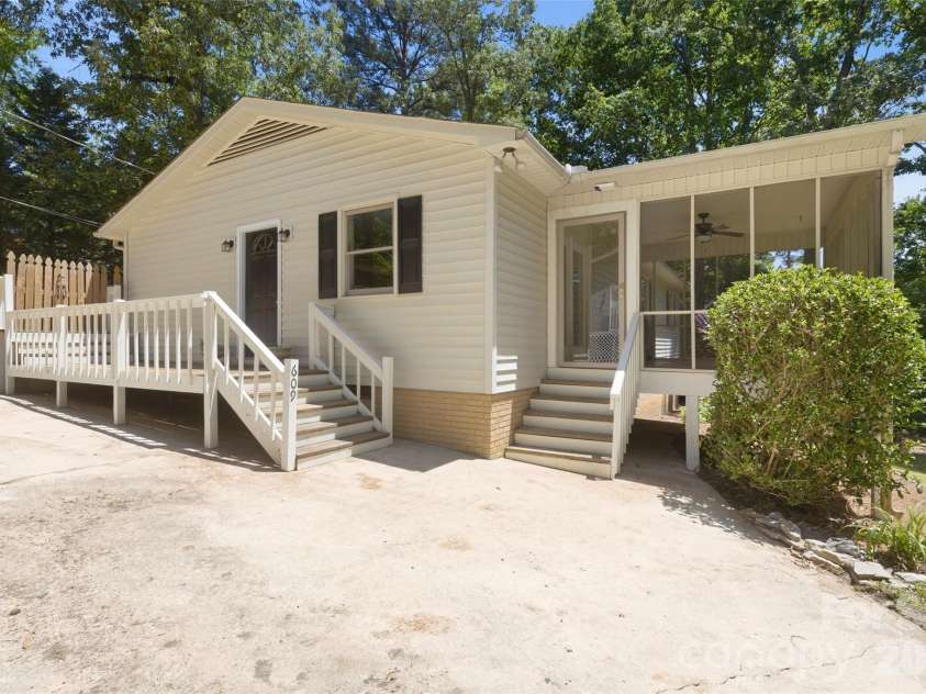 609 Davis Street, Lancaster, SC 29720.  MLS# CAR4378710, YatesRealty ID 22838. 