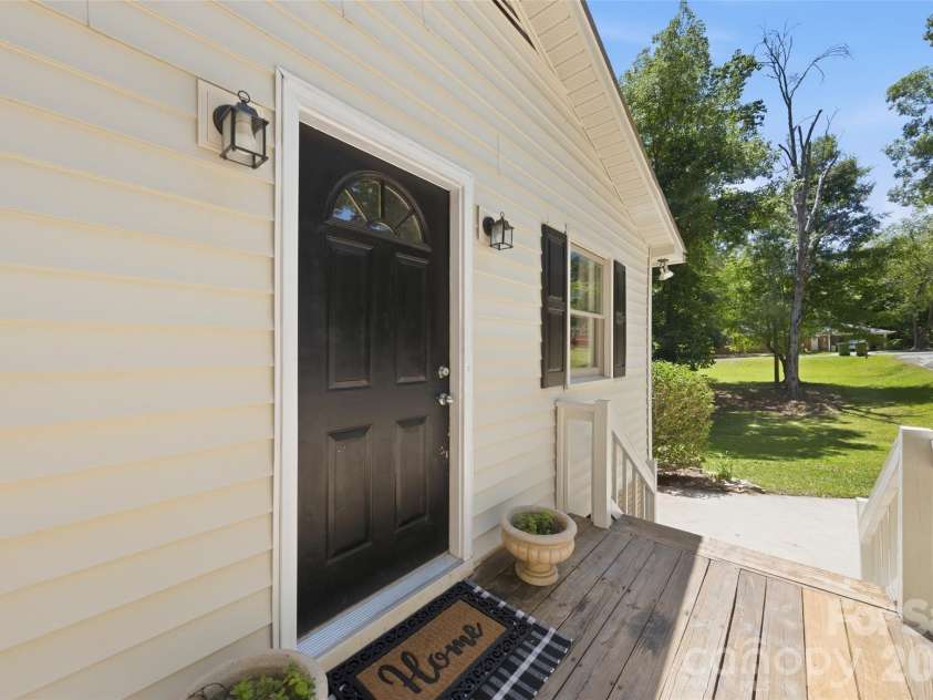 609 Davis Street, Lancaster, SC 29720.  MLS# CAR4378710, YatesRealty ID 22838. 