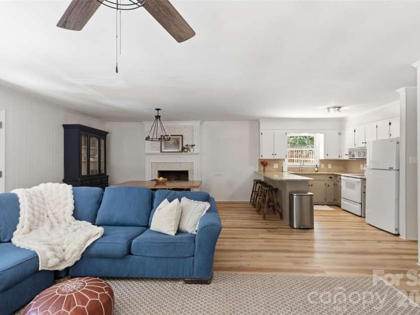609 Davis Street, Lancaster, SC 29720.  MLS# CAR4378710, YatesRealty ID 22838. 