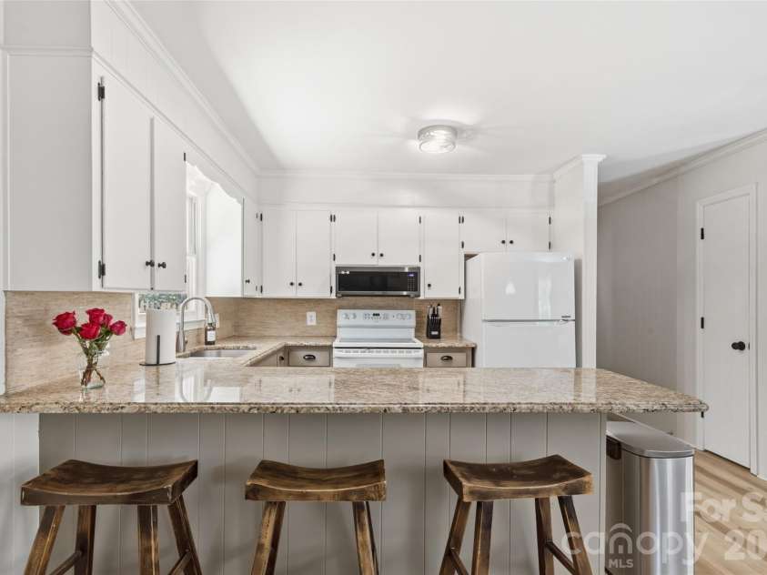 609 Davis Street, Lancaster, SC 29720.  MLS# CAR4378710, YatesRealty ID 22838. 
