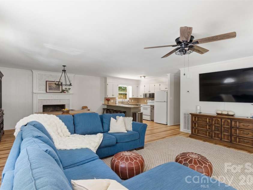 609 Davis Street, Lancaster, SC 29720.  MLS# CAR4378710, YatesRealty ID 22838. 