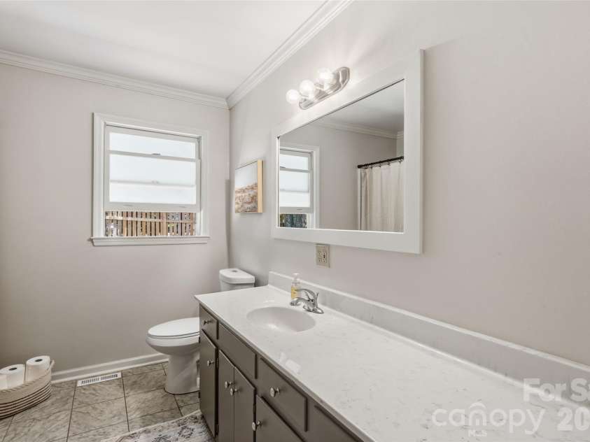 609 Davis Street, Lancaster, SC 29720.  MLS# CAR4378710, YatesRealty ID 22838. 