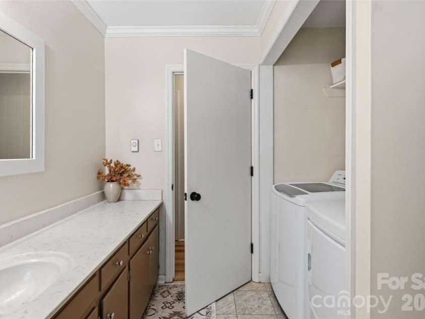 609 Davis Street, Lancaster, SC 29720.  MLS# CAR4378710, YatesRealty ID 22838. 