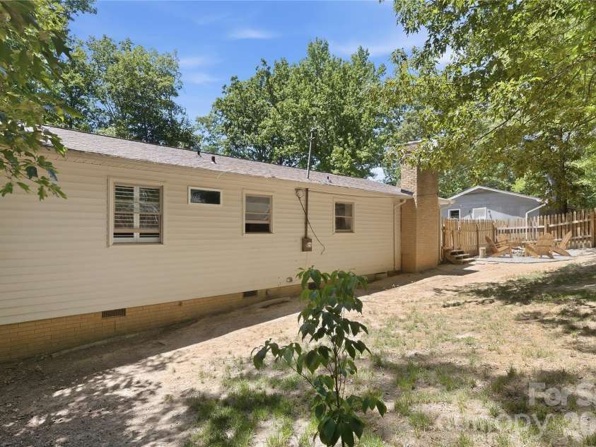 609 Davis Street, Lancaster, SC 29720.  MLS# CAR4378710, YatesRealty ID 22838. 