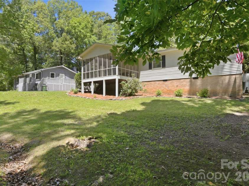 609 Davis Street, Lancaster, SC 29720.  MLS# CAR4378710, YatesRealty ID 22838. 