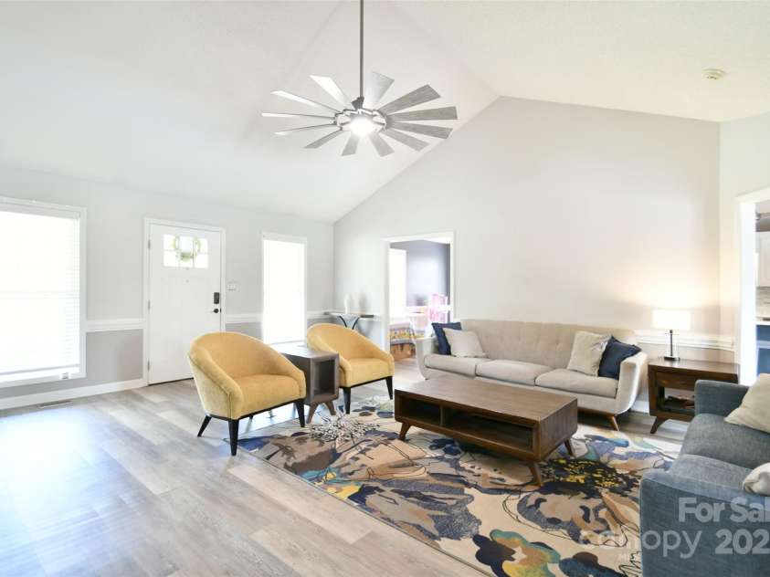 2914 Weatherfield Drive, Lincolnton, NC 28092.  MLS# CAR4283071, YatesRealty ID 22839. 