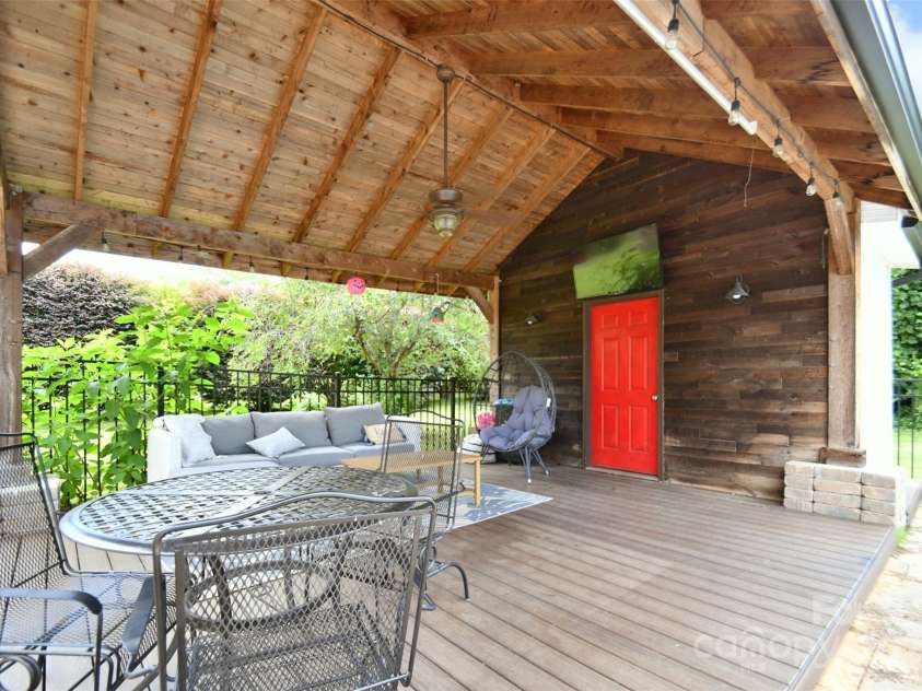 2914 Weatherfield Drive, Lincolnton, NC 28092.  MLS# CAR4283071, YatesRealty ID 22839. 