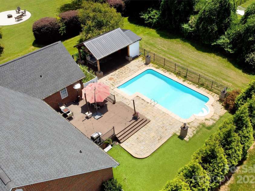 2914 Weatherfield Drive, Lincolnton, NC 28092.  MLS# CAR4283071, YatesRealty ID 22839. 