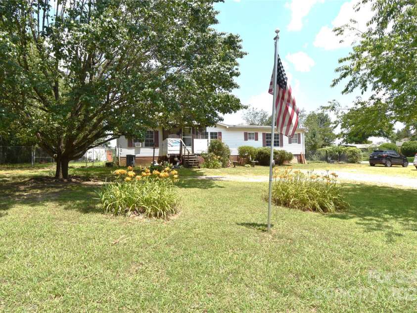 4062 Smokey Creek Road, Lenoir, NC 28645.  MLS# CAR4276163, YatesRealty ID 22839. 