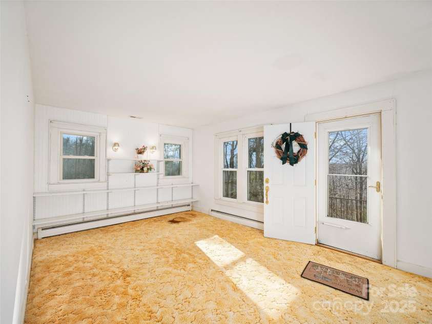 35 Smith Ridge Drive, Asheville, NC 28803.  MLS# CAR4332671, YatesRealty ID 2284. 