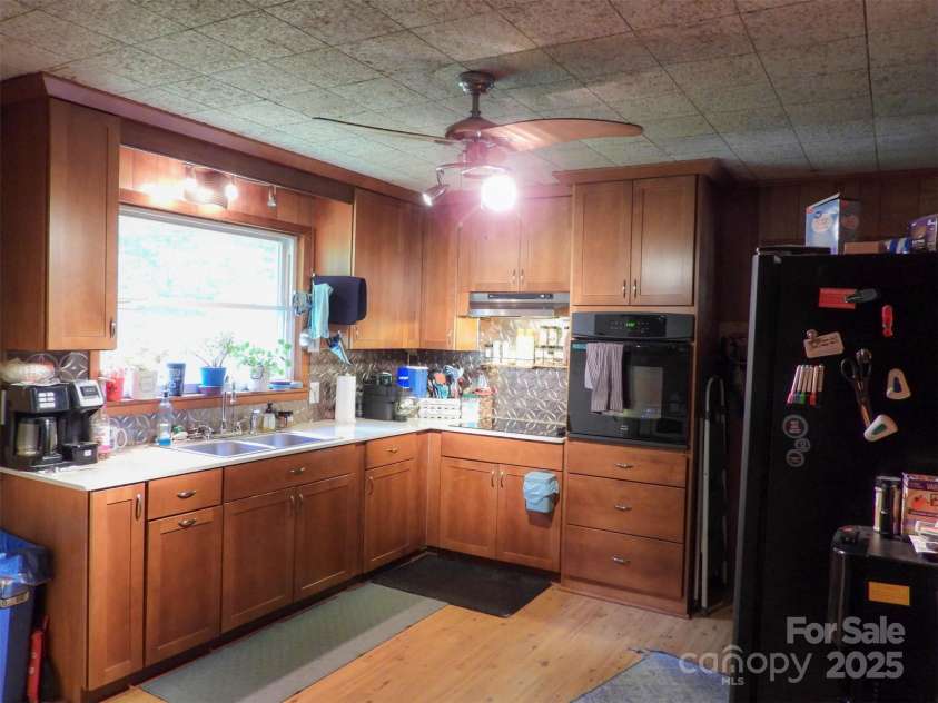613 Hungry Creek Road, Canton, NC 28716.  MLS# CAR4289195, YatesRealty ID 2284. Quartz countertops with eye-level oven