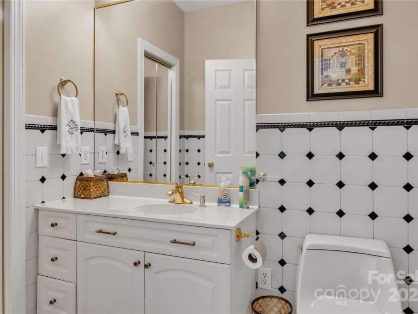 891 Olde Charter Circle, Jefferson, NC 28640.  MLS# CAR4276227, YatesRealty ID 22840. 