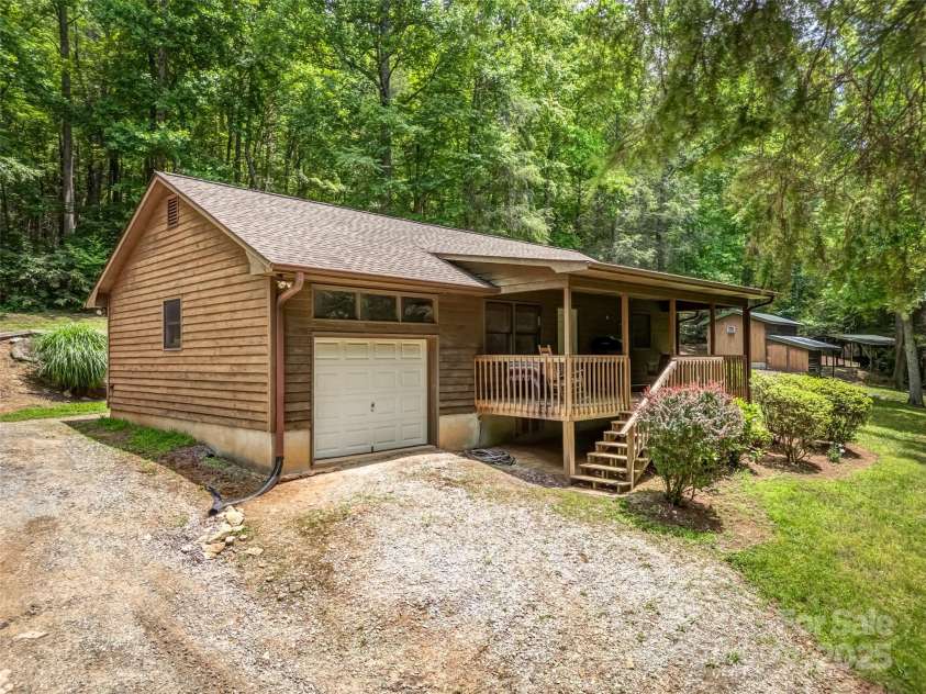 186 Sloshy Branch Trail, Black Mountain, NC 28711.  MLS# CAR4275666, YatesRealty ID 22841. 