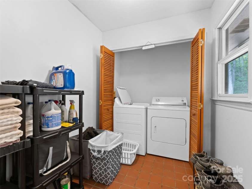 186 Sloshy Branch Trail, Black Mountain, NC 28711.  MLS# CAR4275666, YatesRealty ID 22841. 