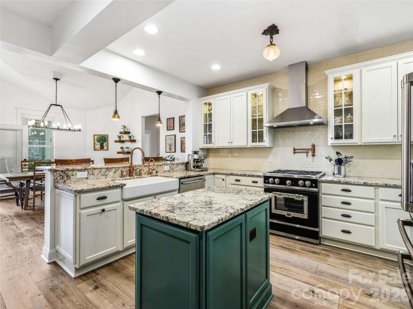 324 Fennel Dun Circle, Biltmore Lake, NC 28715.  MLS# CAR4360024, YatesRealty ID 22841. 