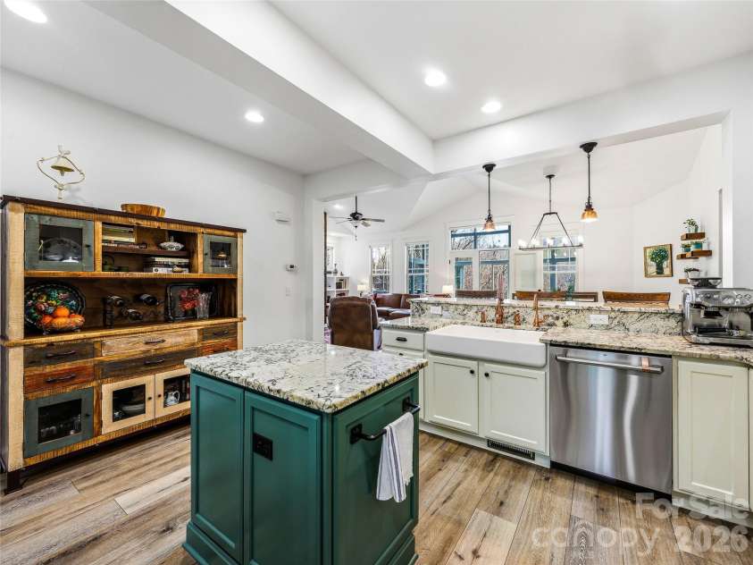 324 Fennel Dun Circle, Biltmore Lake, NC 28715.  MLS# CAR4360024, YatesRealty ID 22841. 
