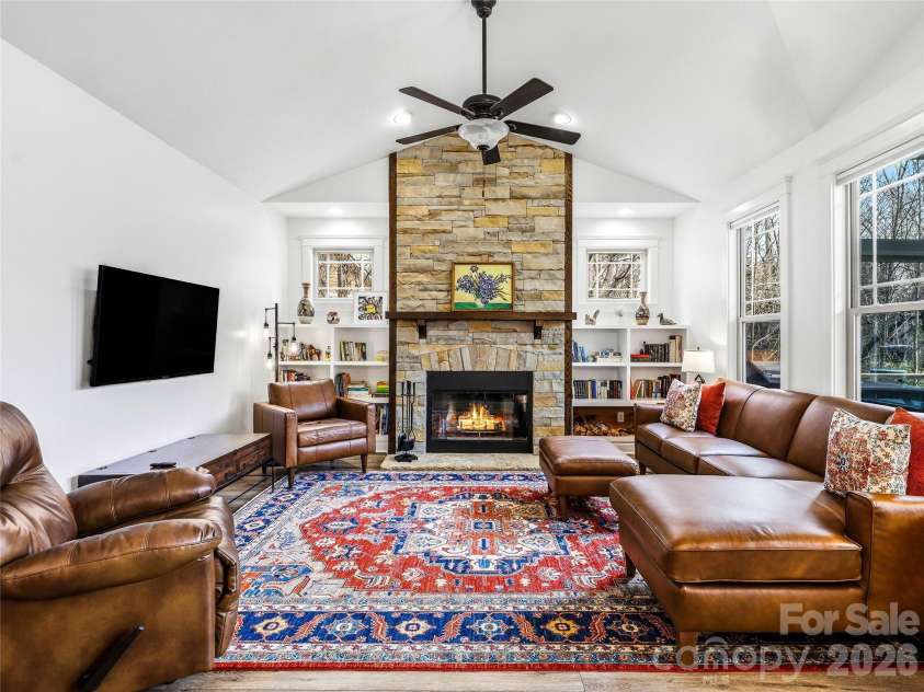 324 Fennel Dun Circle, Biltmore Lake, NC 28715.  MLS# CAR4360024, YatesRealty ID 22841. 