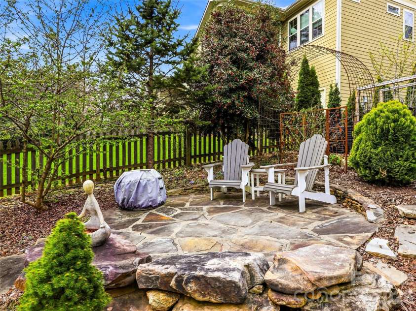 324 Fennel Dun Circle, Biltmore Lake, NC 28715.  MLS# CAR4360024, YatesRealty ID 22841. 