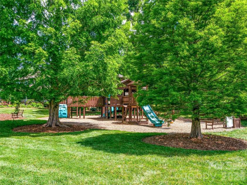 324 Fennel Dun Circle, Biltmore Lake, NC 28715.  MLS# CAR4360024, YatesRealty ID 22841. 