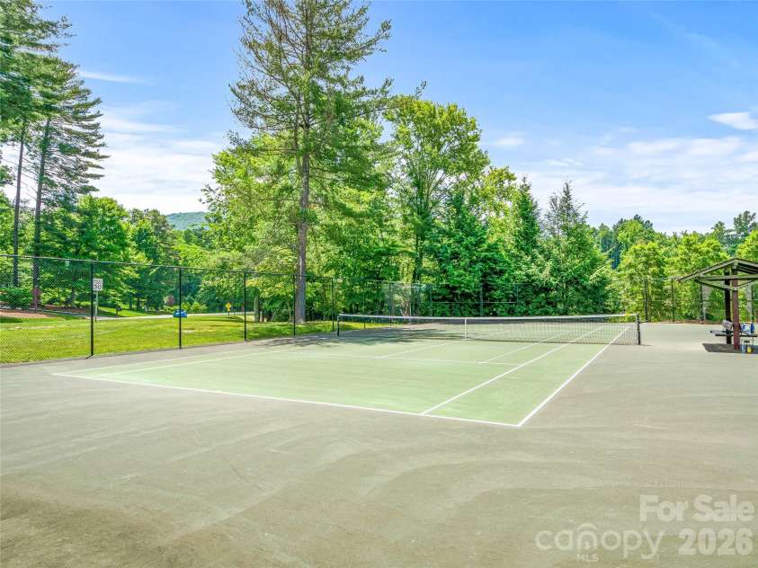 324 Fennel Dun Circle, Biltmore Lake, NC 28715.  MLS# CAR4360024, YatesRealty ID 22841. 