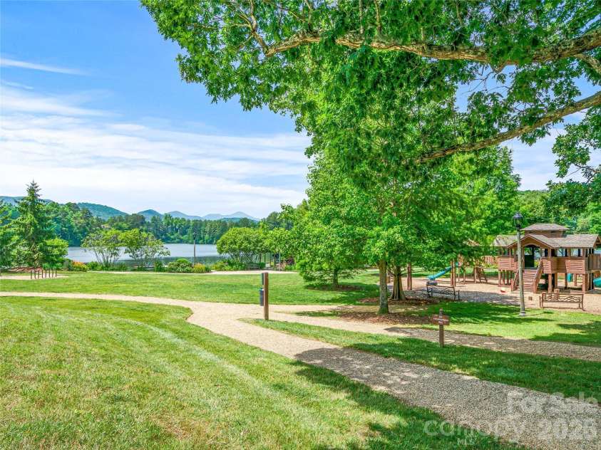 324 Fennel Dun Circle, Biltmore Lake, NC 28715.  MLS# CAR4360024, YatesRealty ID 22841. 